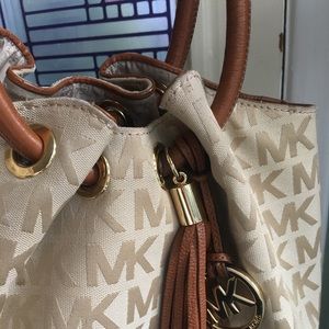 Micheal Kors Purse